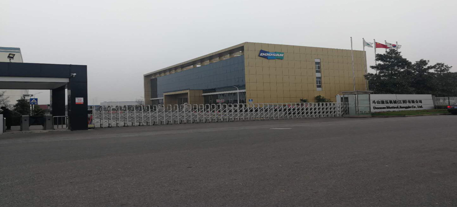 工廠、商務(wù)大樓、工業(yè)園區(qū)、私人企業(yè)、電影院、銀行、政府機(jī)關(guān)、學(xué)校、酒店娛樂(lè)場(chǎng)所等清潔外包服務(wù)