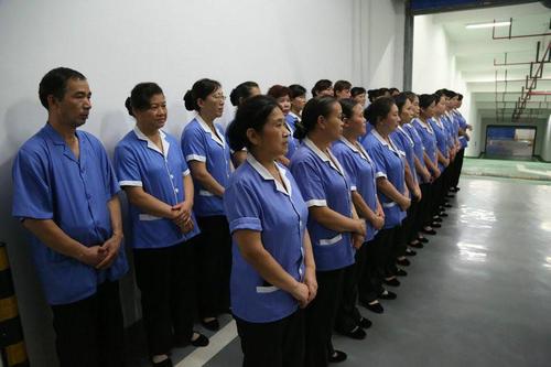 工廠、商務大樓、工業園區、私人企業、電影院、銀行、政府機關、學校、酒店娛樂場所等清潔外包服務