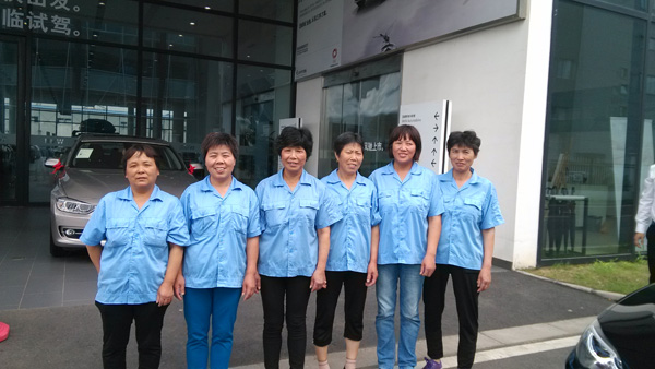 工廠、商務(wù)大樓、工業(yè)園區(qū)、私人企業(yè)、電影院、銀行、政府機(jī)關(guān)、學(xué)校、酒店娛樂(lè)場(chǎng)所等清潔外包服務(wù)